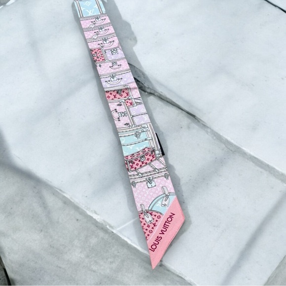 Louis Vuitton Silk Monogram Let's Go BB Bandeau Pink & Box - Picture 7 of 8